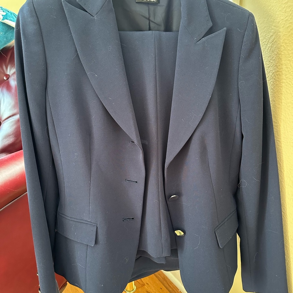 Tahari pantsuit